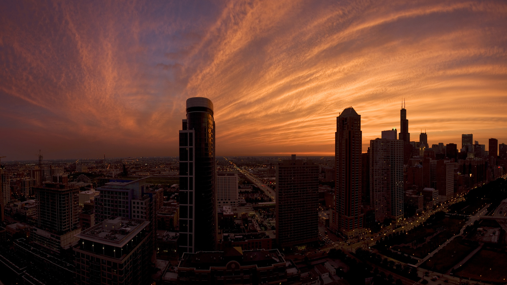 Chicago Skyscrapers at Twilight811395774